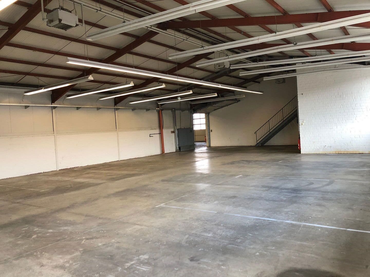 Prenájom nebytového priestoru 1.700 m², Wöstendöllen 24, Visbek, Dolné Sasko Prenájom nebytového priestoru 1.700 m², Wöstendöllen 24, Visbek, Dolné Sasko