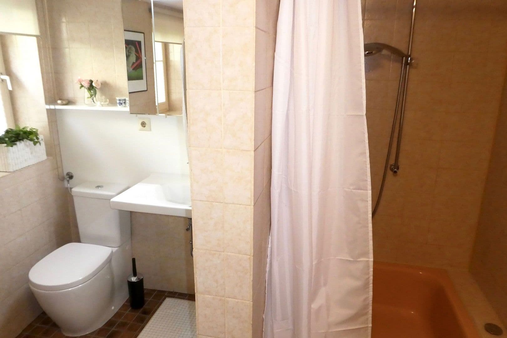 Prenájom bytu 2-izbový 50 m², Esslingen am Neckar, Bádensko-Wurttembersko Prenájom bytu 2-izbový 50 m², Esslingen am Neckar, Bádensko-Wurttembersko