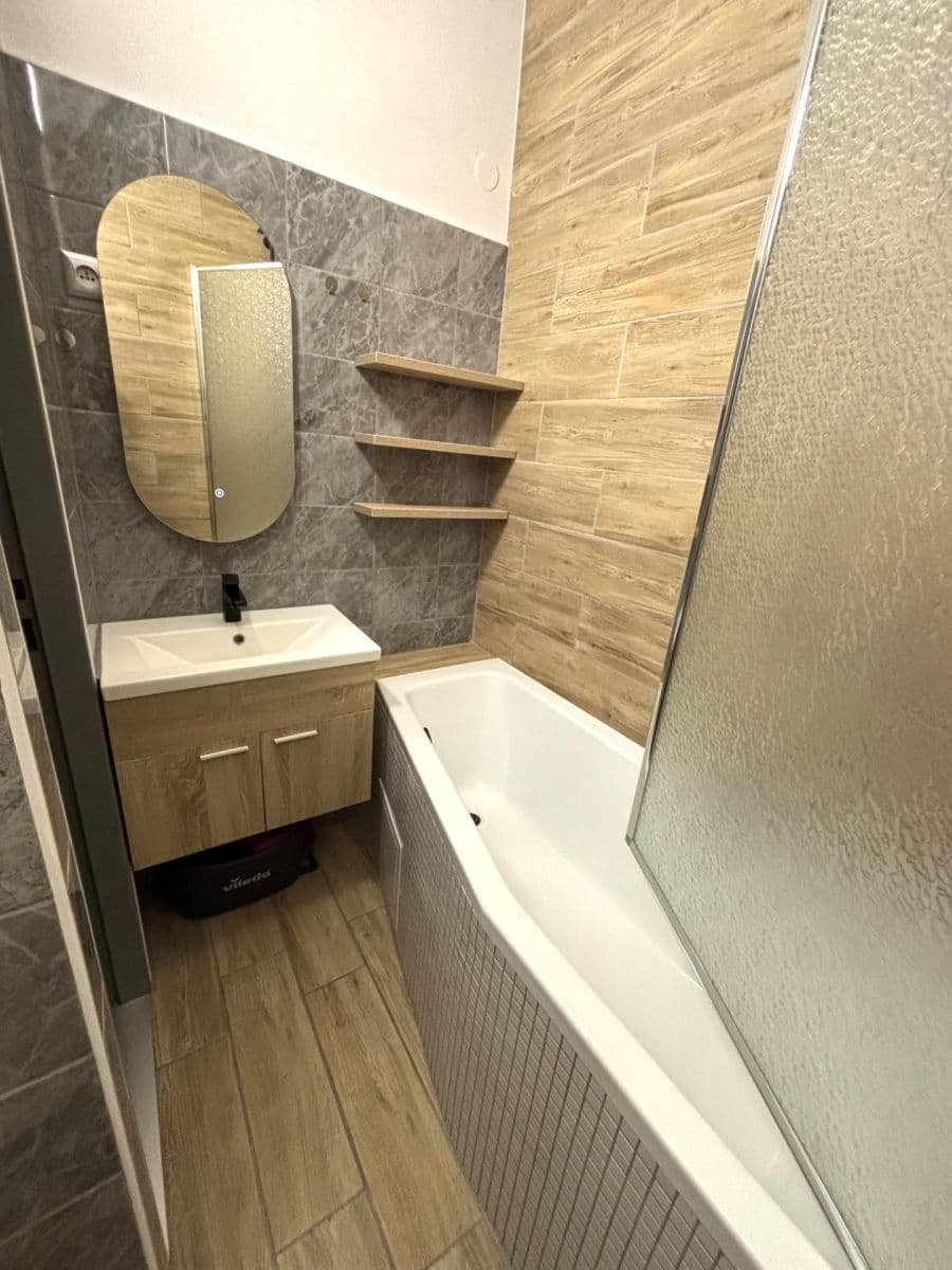 Prenájom bytu 2-izbový 43 m², Sadová, Větřní, Jihočeský kraj Prenájom bytu 2-izbový 43 m², Sadová, Větřní, Jihočeský kraj