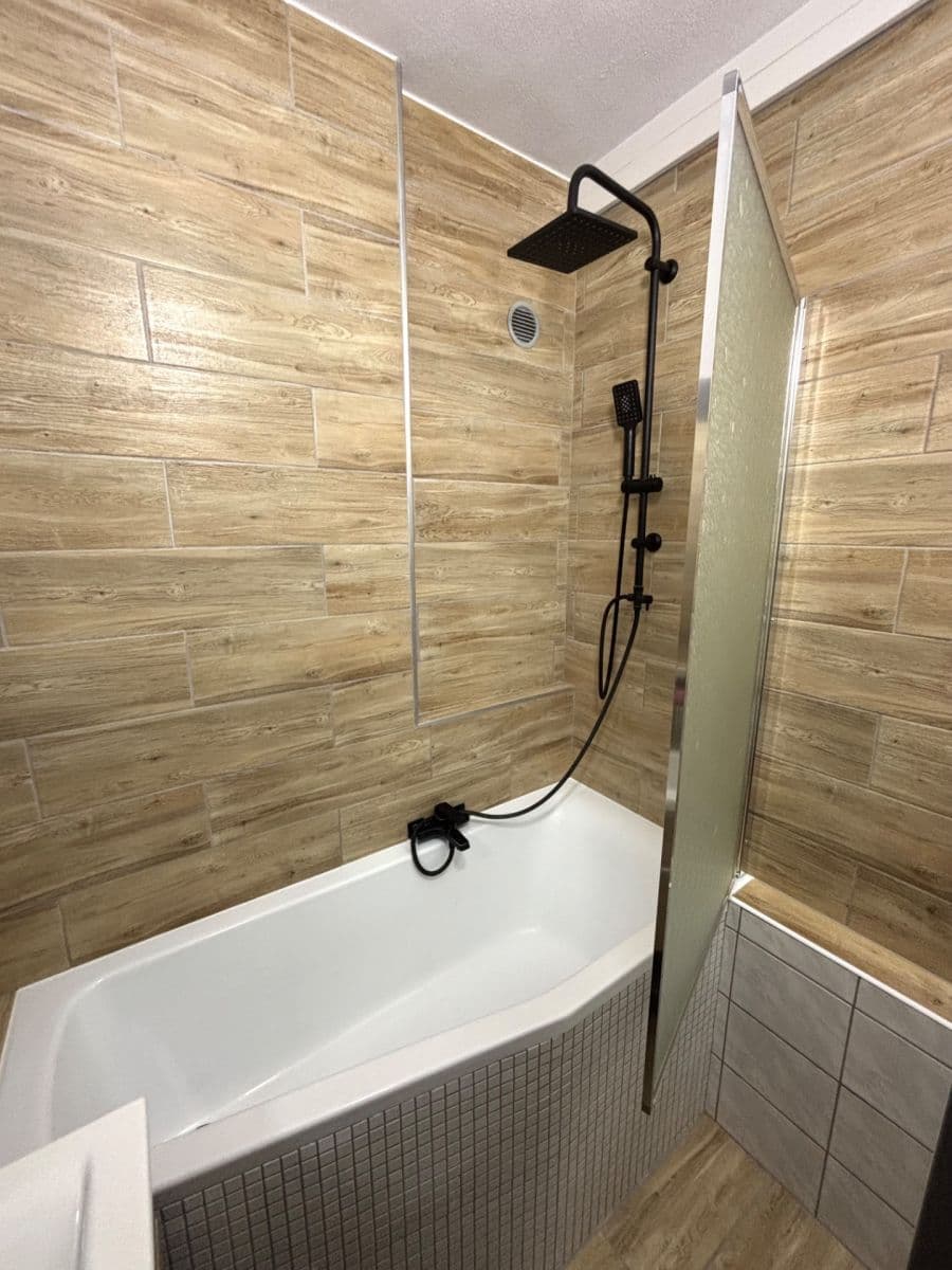 Prenájom bytu 2-izbový 43 m², Sadová, Větřní, Jihočeský kraj Prenájom bytu 2-izbový 43 m², Sadová, Větřní, Jihočeský kraj