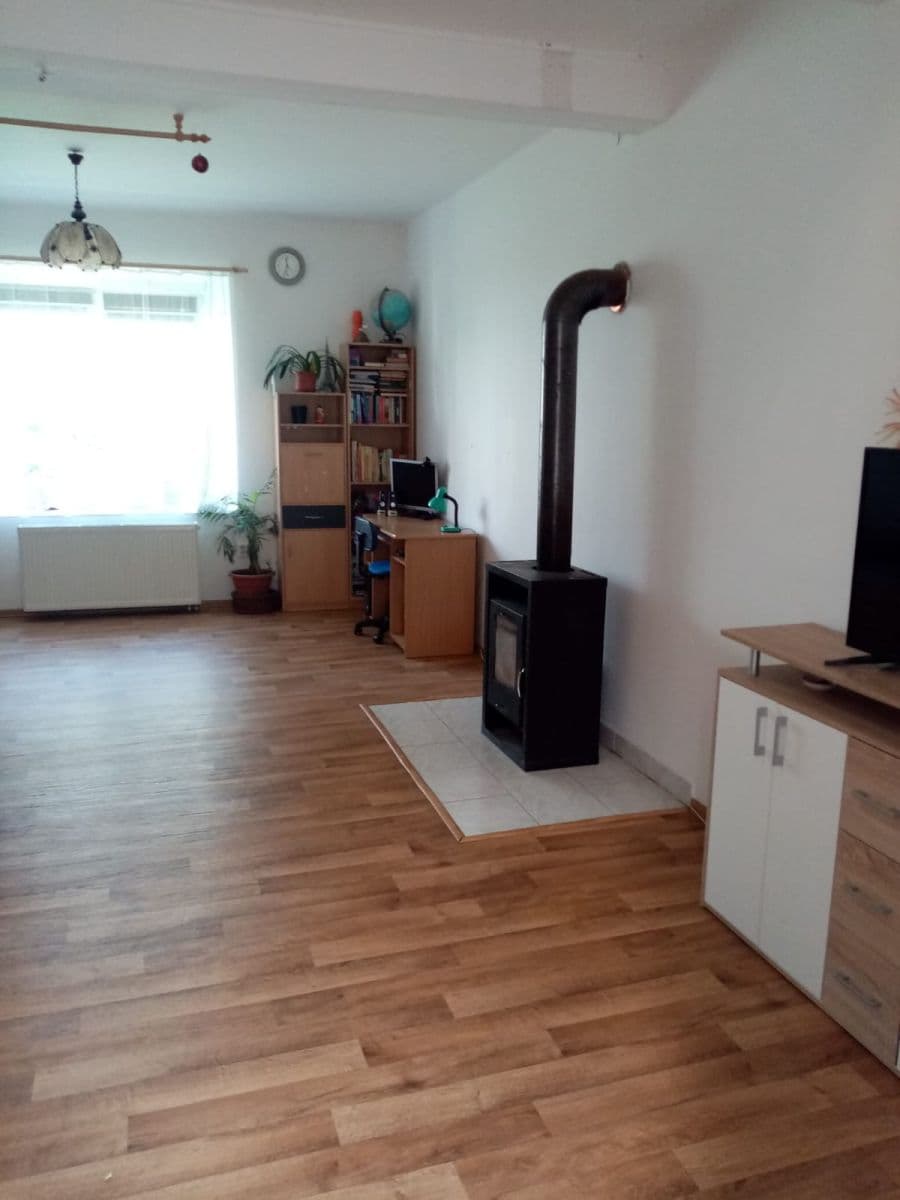 Prenájom bytu 1-izbový 56 m², Skuhrov nad Bělou, Královéhradecký kraj Prenájom bytu 1-izbový 56 m², Skuhrov nad Bělou, Královéhradecký kraj