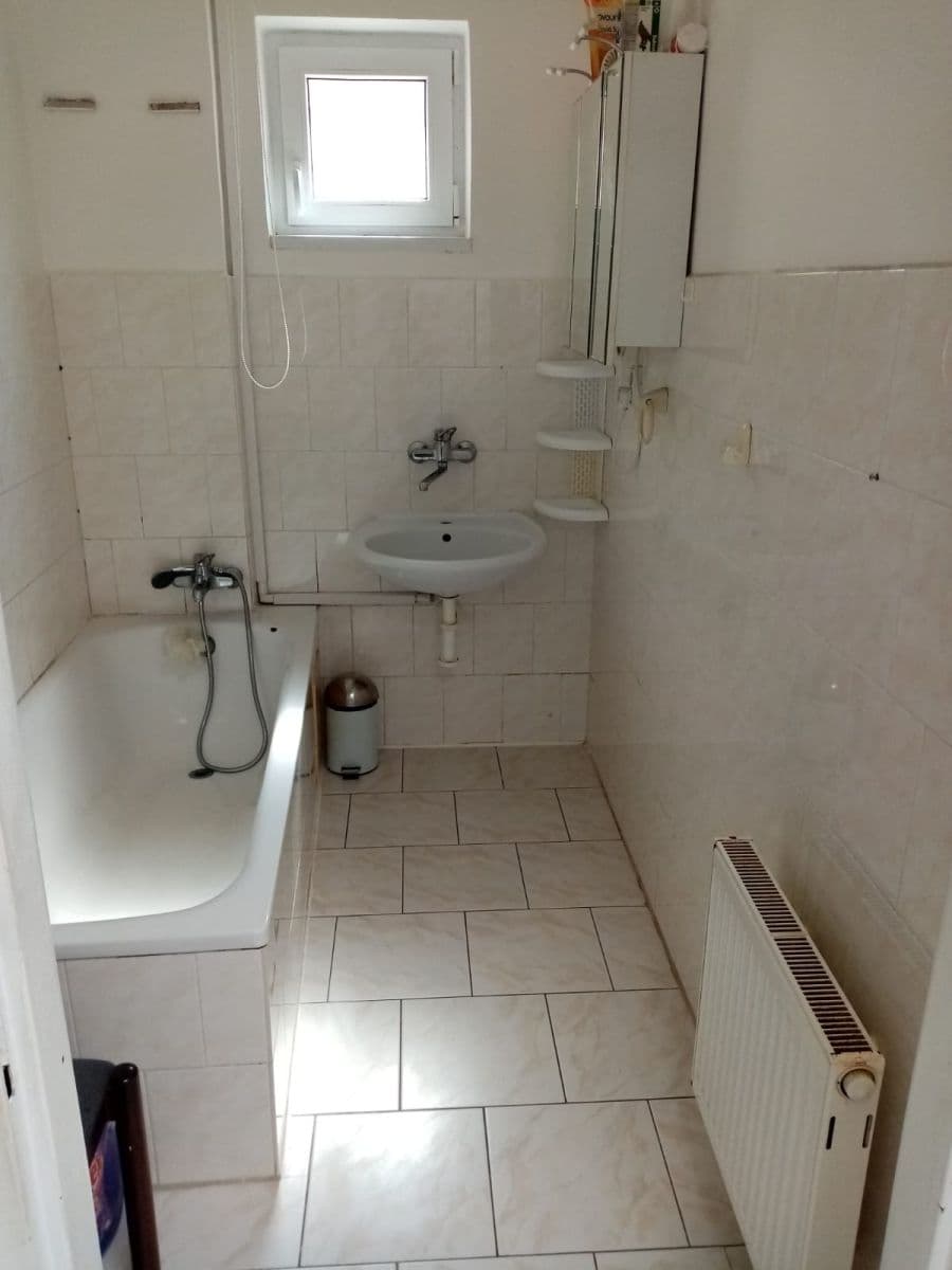 Prenájom bytu 1-izbový 56 m², Skuhrov nad Bělou, Královéhradecký kraj Prenájom bytu 1-izbový 56 m², Skuhrov nad Bělou, Královéhradecký kraj