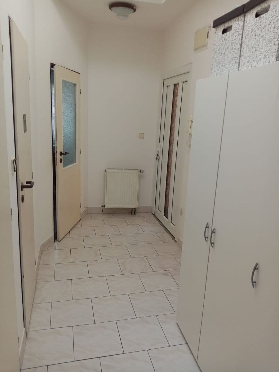 Prenájom bytu 1-izbový 56 m², Skuhrov nad Bělou, Královéhradecký kraj Prenájom bytu 1-izbový 56 m², Skuhrov nad Bělou, Královéhradecký kraj