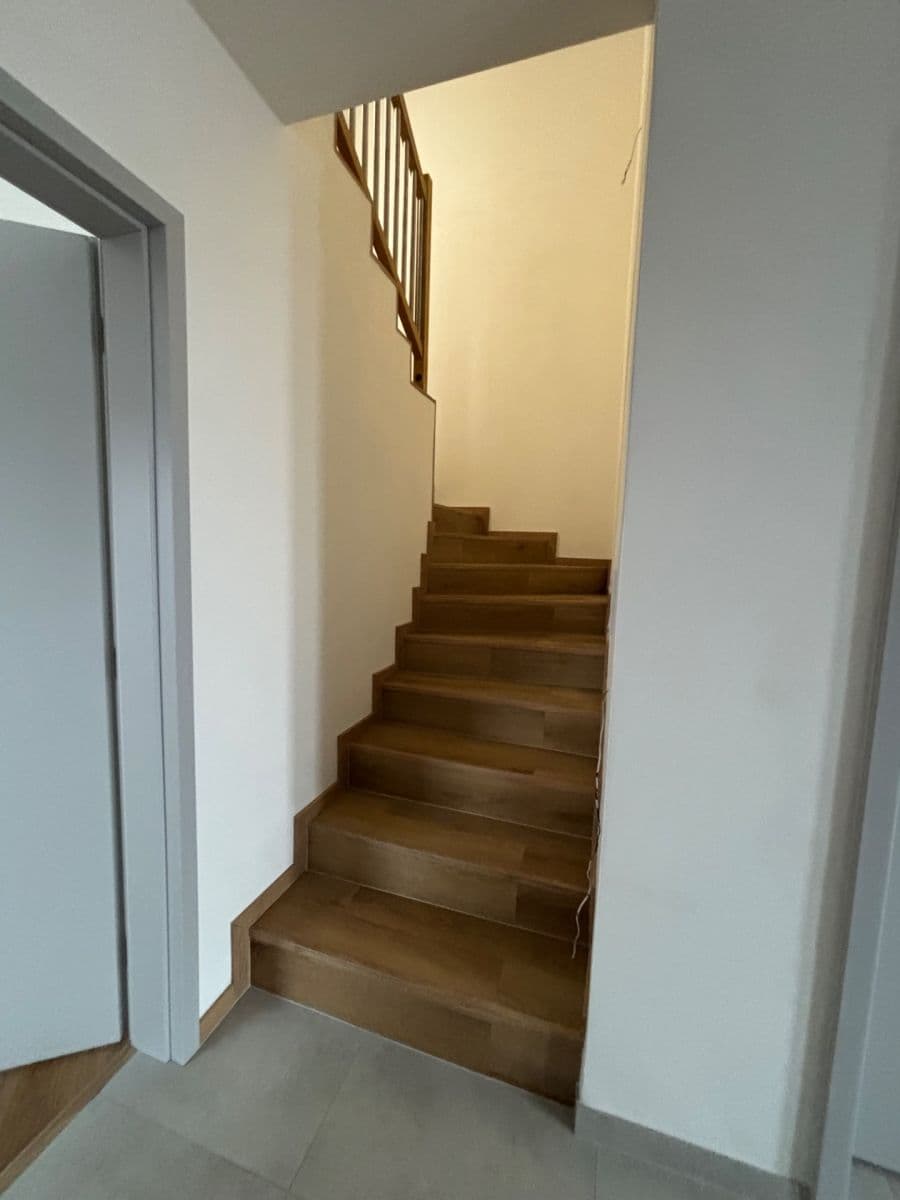 Predaj domu 119 m², pozemek 350 m², Chrášťany, Středočeský kraj Predaj domu 119 m², pozemek 350 m², Chrášťany, Středočeský kraj