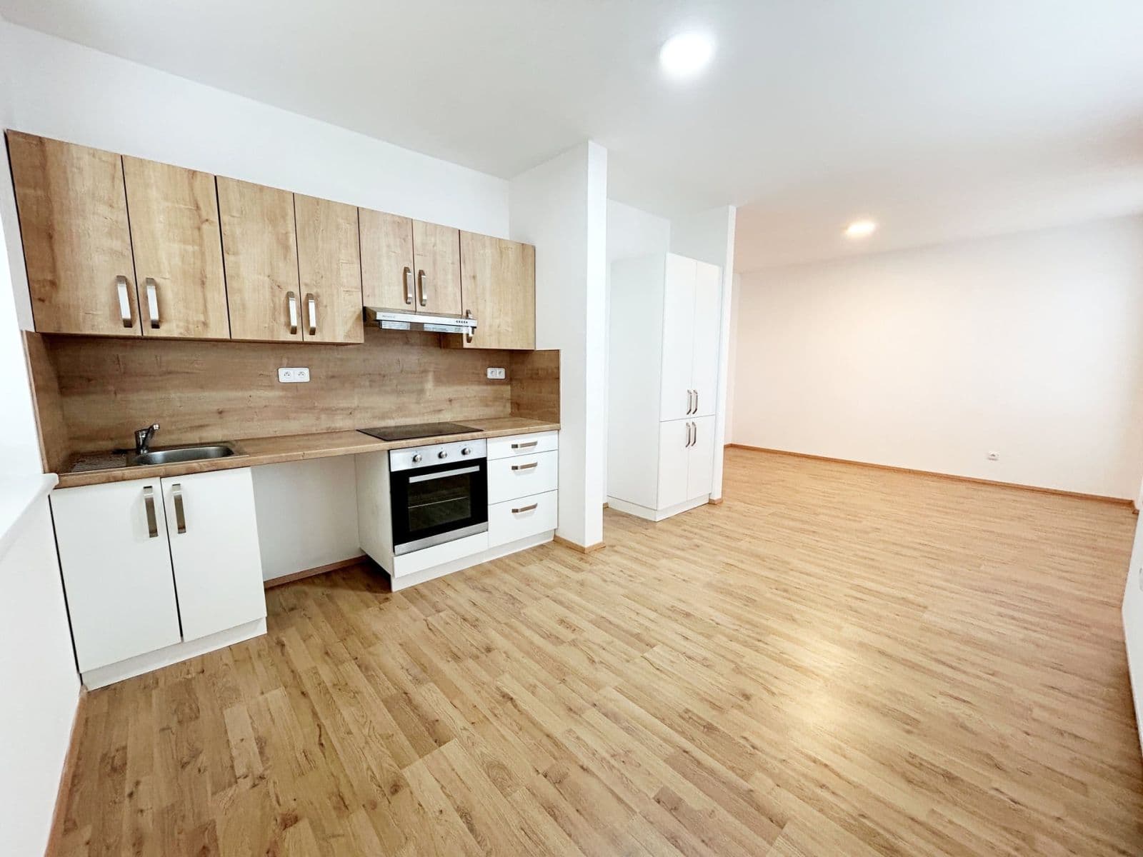 Prenájom bytu 2-izbový 56 m², Palackého, Velim, Středočeský kraj Prenájom bytu 2-izbový 56 m², Palackého, Velim, Středočeský kraj