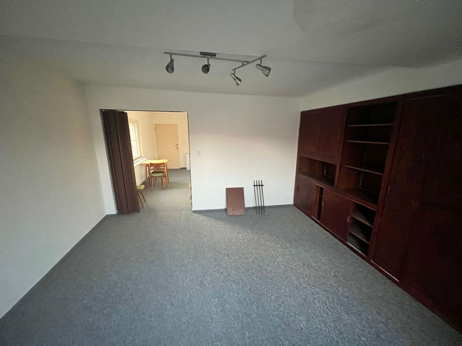 Prenájom bytu 1-izbový 40 m², Zálezlice, Středočeský kraj Prenájom bytu 1-izbový 40 m², Zálezlice, Středočeský kraj