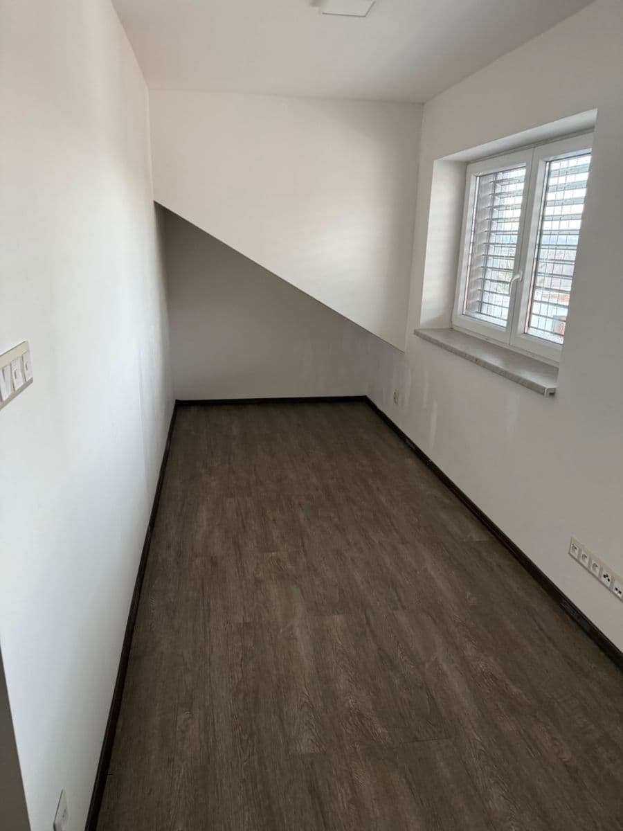 Prenájom bytu 2-izbový 60 m², V Rejích, Brno, Jihomoravský kraj Prenájom bytu 2-izbový 60 m², V Rejích, Brno, Jihomoravský kraj