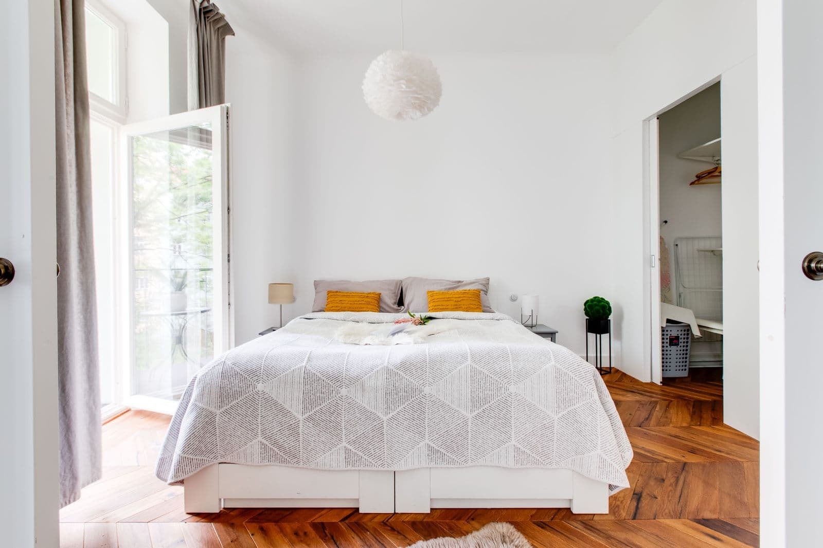 Prenájom bytu 2-izbový 49 m², Nitranská, Praha, Praha Prenájom bytu 2-izbový 49 m², Nitranská, Praha, Praha