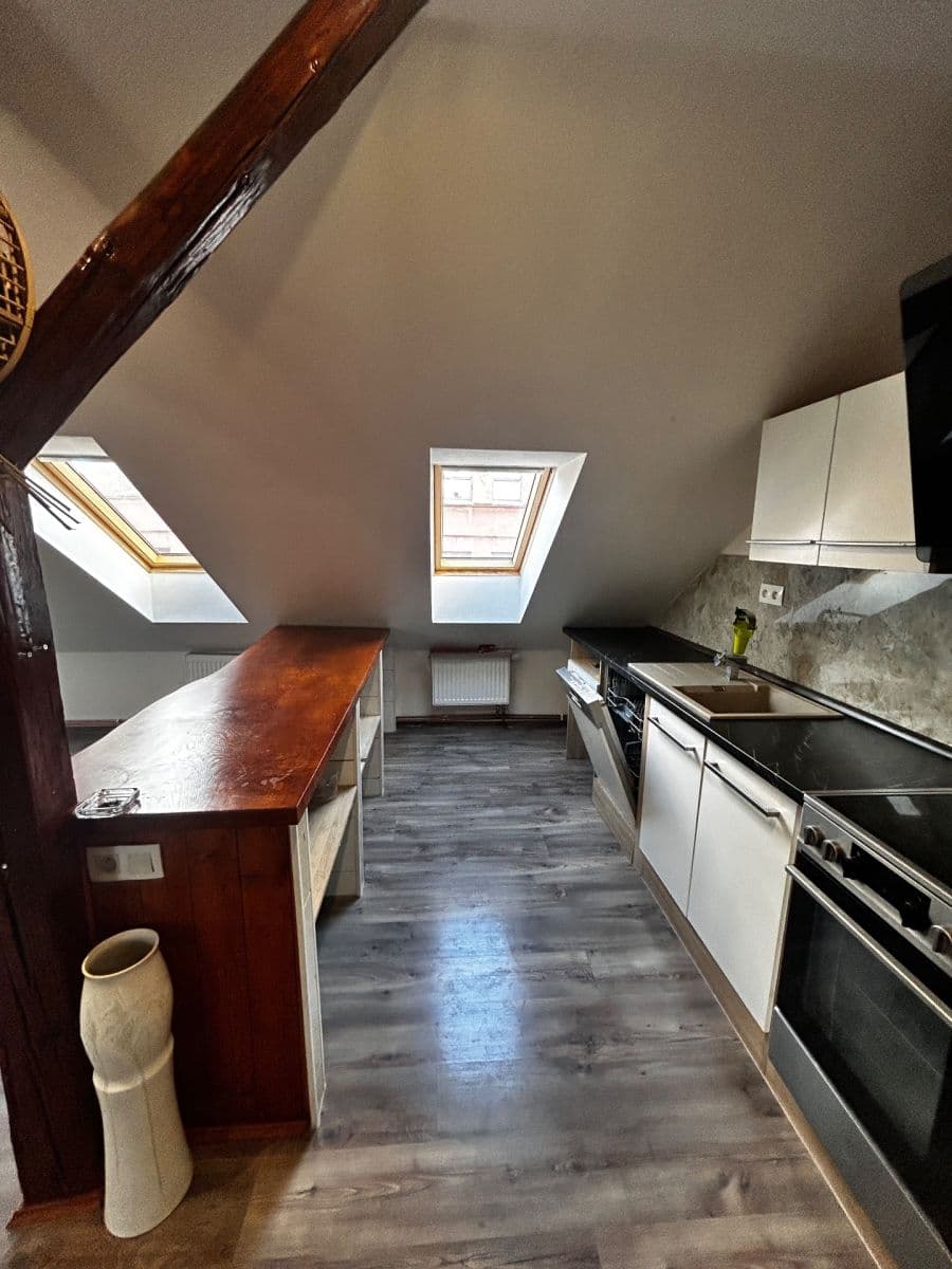 Prenájom bytu 3-izbový 85 m², Thámova, Teplice, Ústecký kraj Prenájom bytu 3-izbový 85 m², Thámova, Teplice, Ústecký kraj