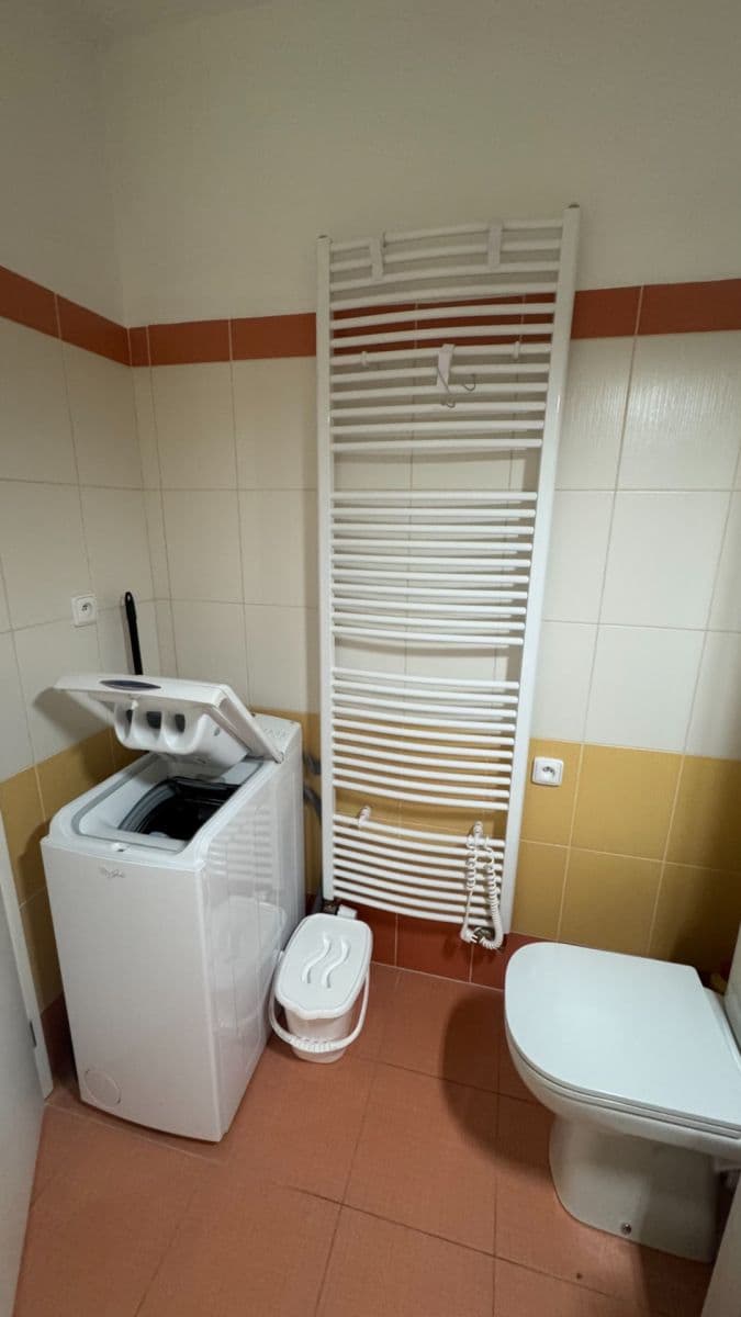 Prenájom bytu 2-izbový 40 m², U Areálu, Tábor, Jihočeský kraj Prenájom bytu 2-izbový 40 m², U Areálu, Tábor, Jihočeský kraj