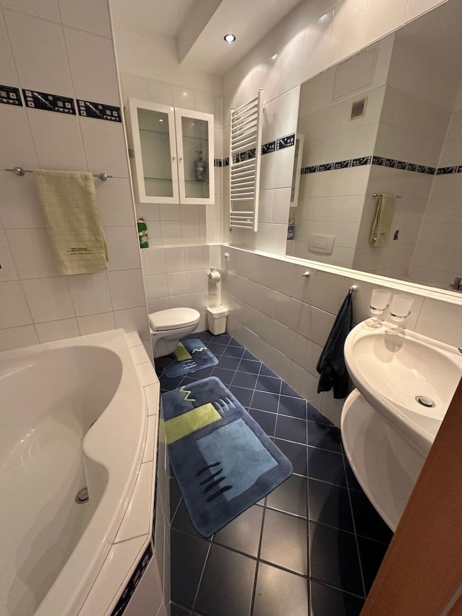 Prenájom bytu 5-izbový 120 m², Zbudovská, Praha, Praha Prenájom bytu 5-izbový 120 m², Zbudovská, Praha, Praha