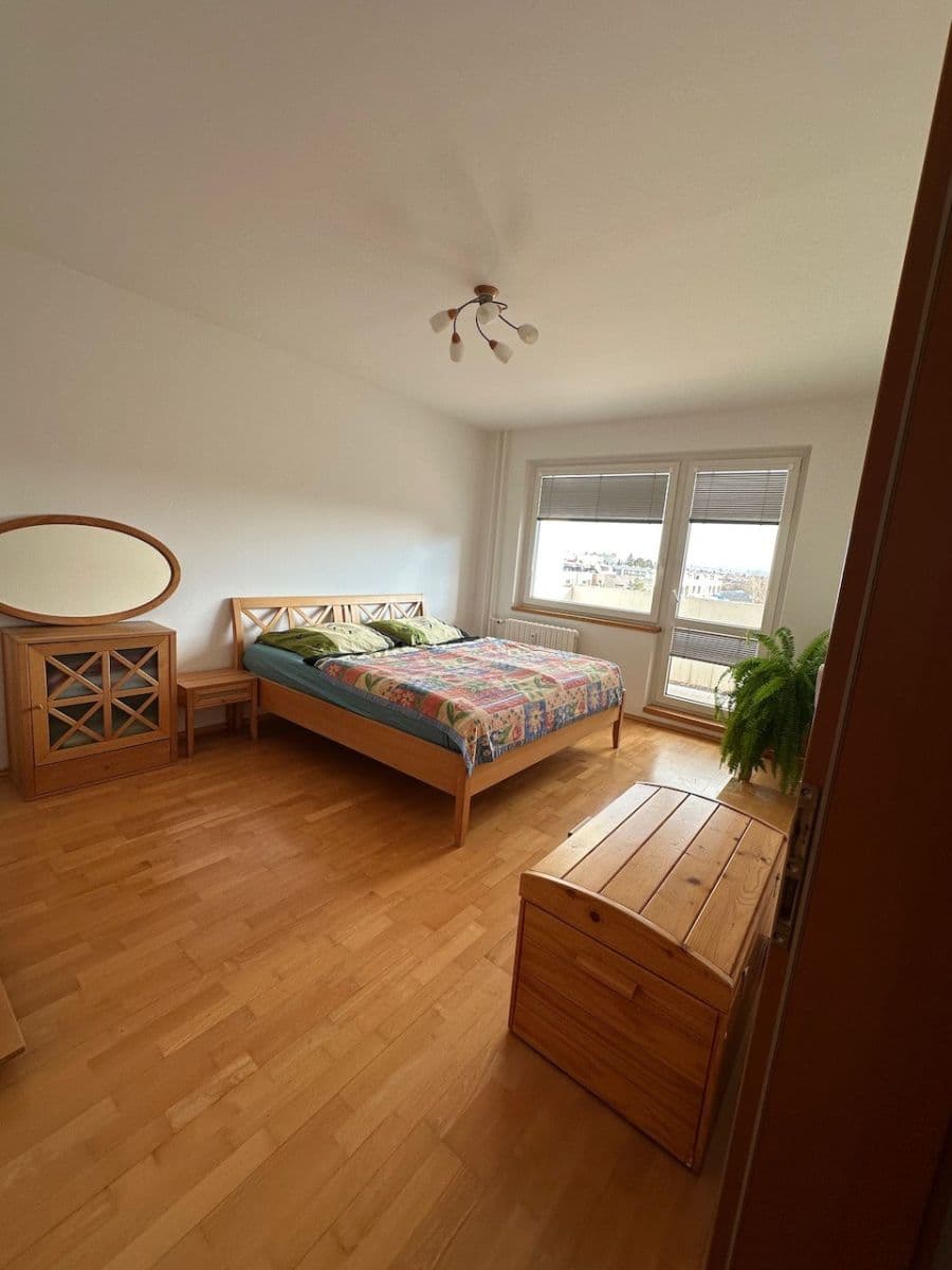 Prenájom bytu 5-izbový 120 m², Zbudovská, Praha, Praha Prenájom bytu 5-izbový 120 m², Zbudovská, Praha, Praha