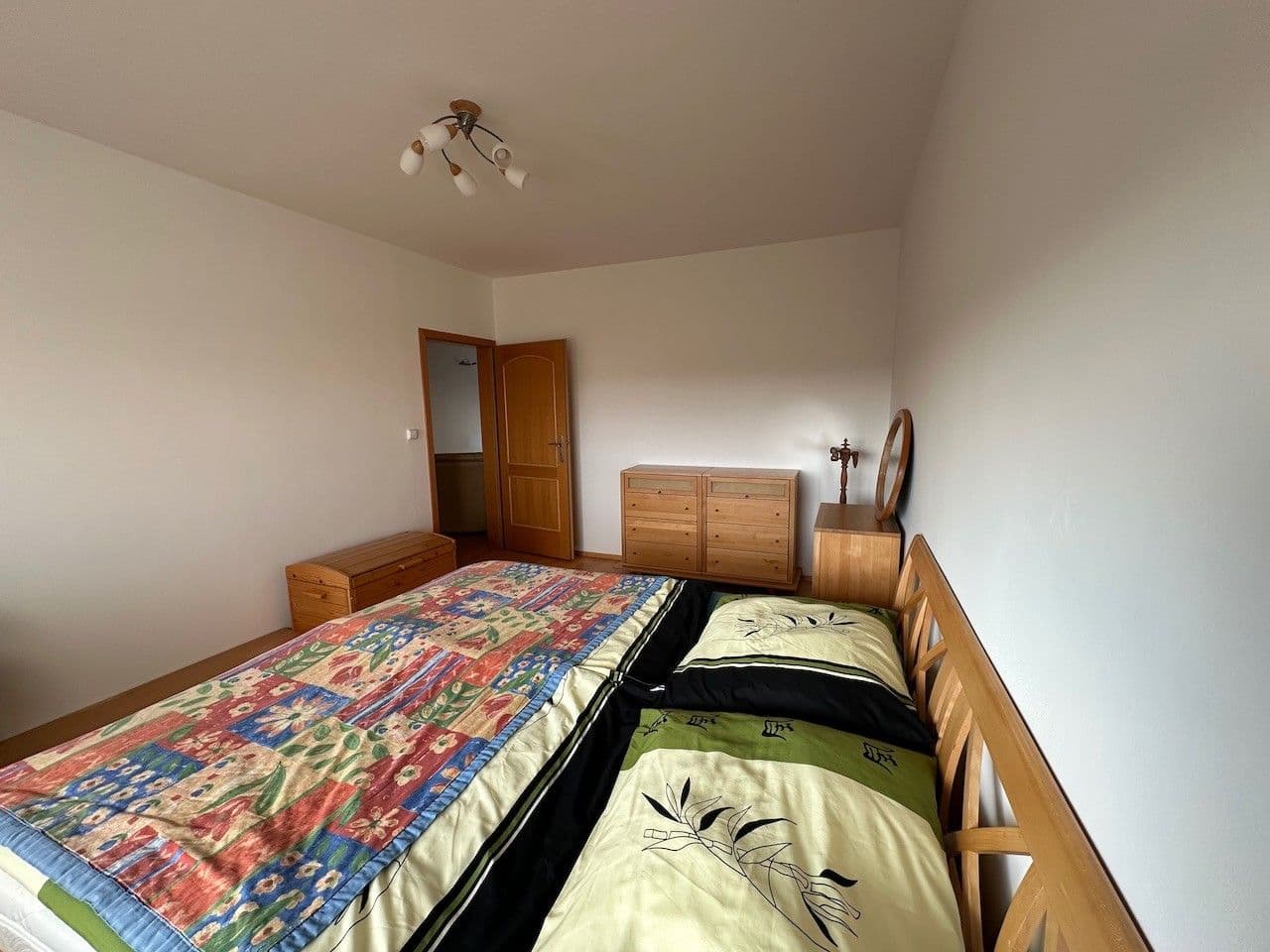 Prenájom bytu 5-izbový 120 m², Zbudovská, Praha, Praha Prenájom bytu 5-izbový 120 m², Zbudovská, Praha, Praha