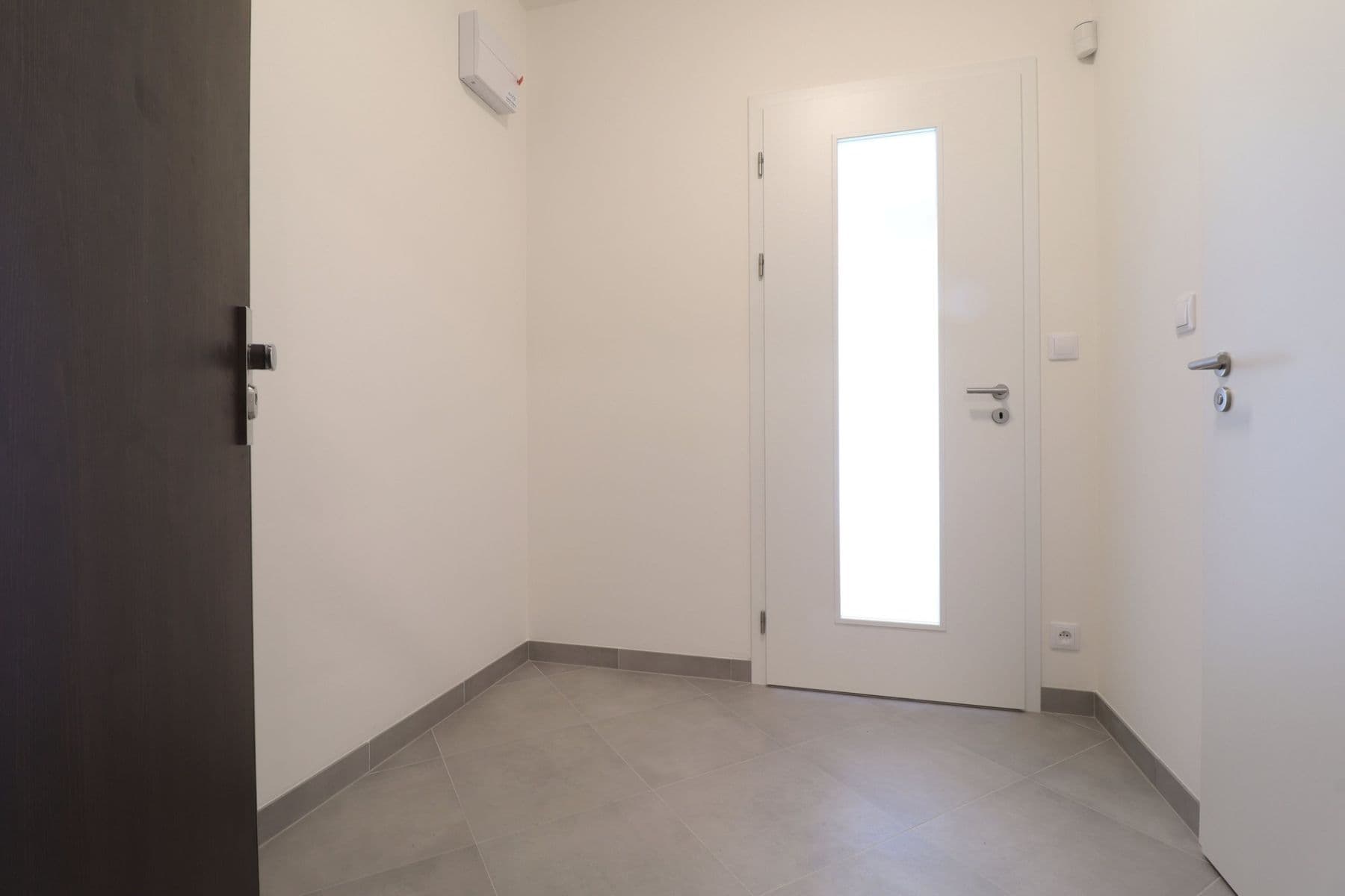 Prenájom bytu 1-izbový 29 m², Šternovská, Praha, Praha Prenájom bytu 1-izbový 29 m², Šternovská, Praha, Praha