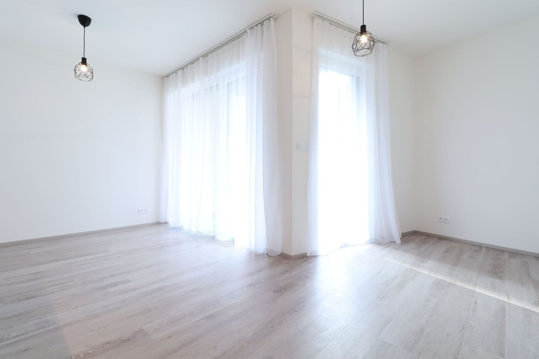 Prenájom bytu 1-izbový 29 m², Šternovská, Praha, Praha Prenájom bytu 1-izbový 29 m², Šternovská, Praha, Praha