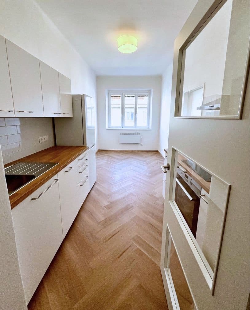 Prenájom bytu 2-izbový 41 m², Černokostelecká, Praha, Praha Prenájom bytu 2-izbový 41 m², Černokostelecká, Praha, Praha