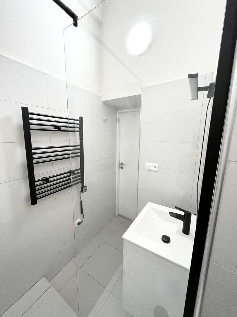 Prenájom bytu 2-izbový 41 m², Černokostelecká, Praha, Praha Prenájom bytu 2-izbový 41 m², Černokostelecká, Praha, Praha