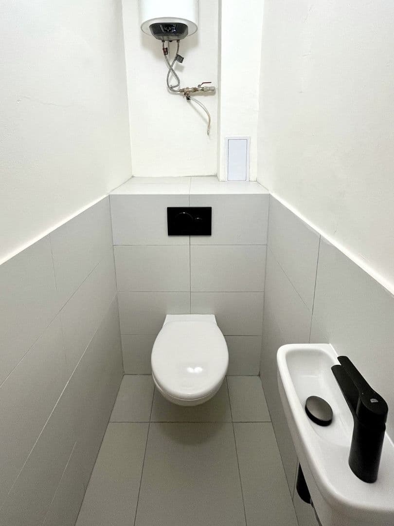 Prenájom bytu 2-izbový 41 m², Černokostelecká, Praha, Praha Prenájom bytu 2-izbový 41 m², Černokostelecká, Praha, Praha