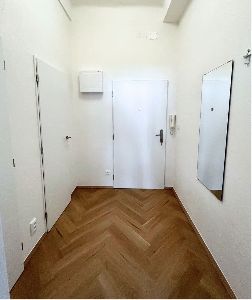 Prenájom bytu 2-izbový 41 m², Černokostelecká, Praha, Praha Prenájom bytu 2-izbový 41 m², Černokostelecká, Praha, Praha