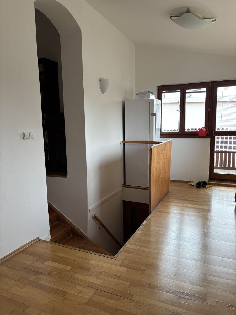 Prenájom bytu 82 m², K Holyni, Praha, Praha Prenájom bytu 82 m², K Holyni, Praha, Praha