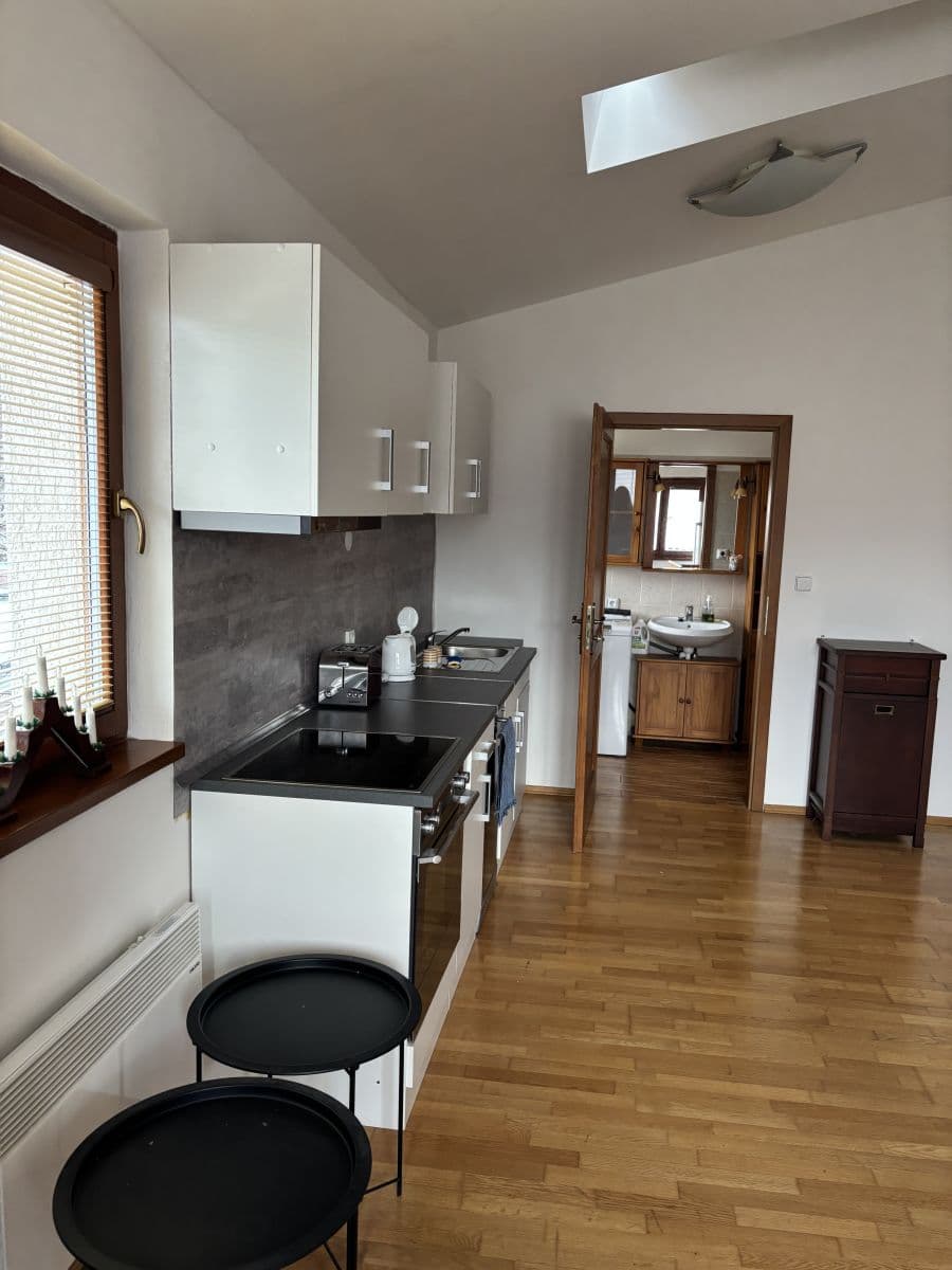 Prenájom bytu 82 m², K Holyni, Praha, Praha Prenájom bytu 82 m², K Holyni, Praha, Praha