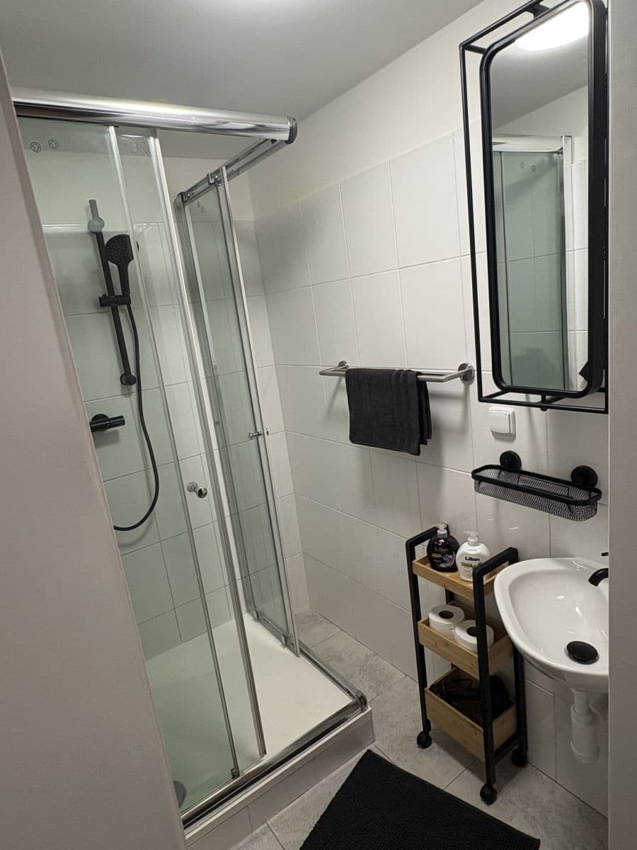 Prenájom bytu 45 m², Šafaříkova, Praha, Praha Prenájom bytu 45 m², Šafaříkova, Praha, Praha