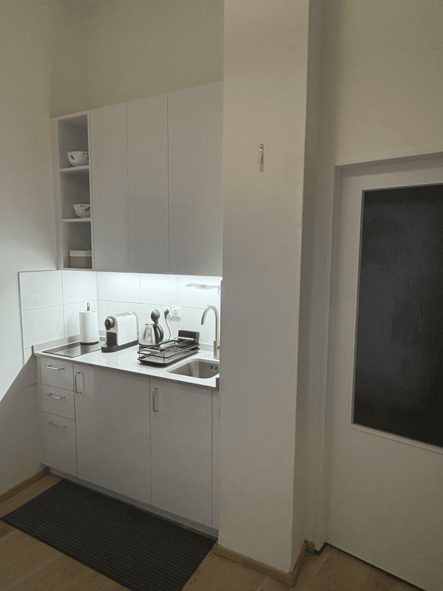 Prenájom bytu 45 m², Šafaříkova, Praha, Praha Prenájom bytu 45 m², Šafaříkova, Praha, Praha