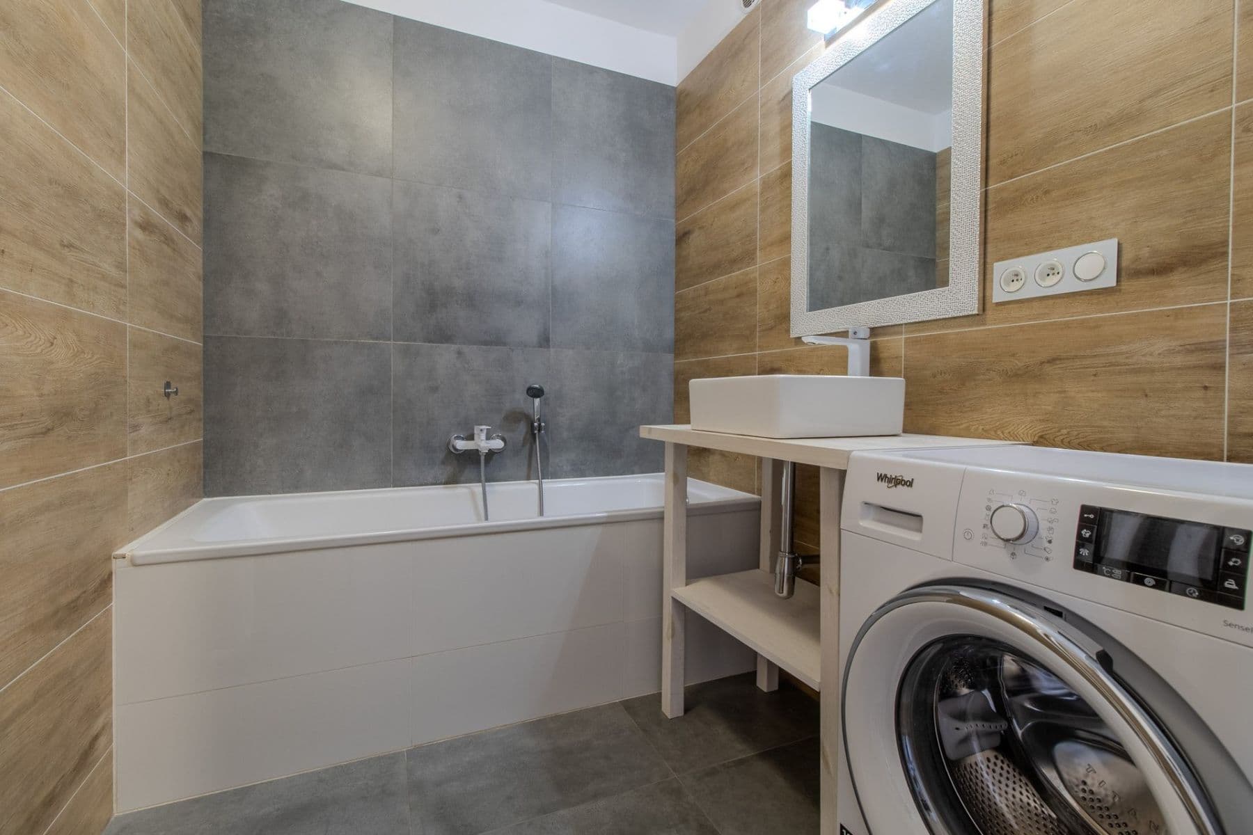 Prenájom bytu 2-izbový 55 m², Jablonecká, Praha, Praha Prenájom bytu 2-izbový 55 m², Jablonecká, Praha, Praha