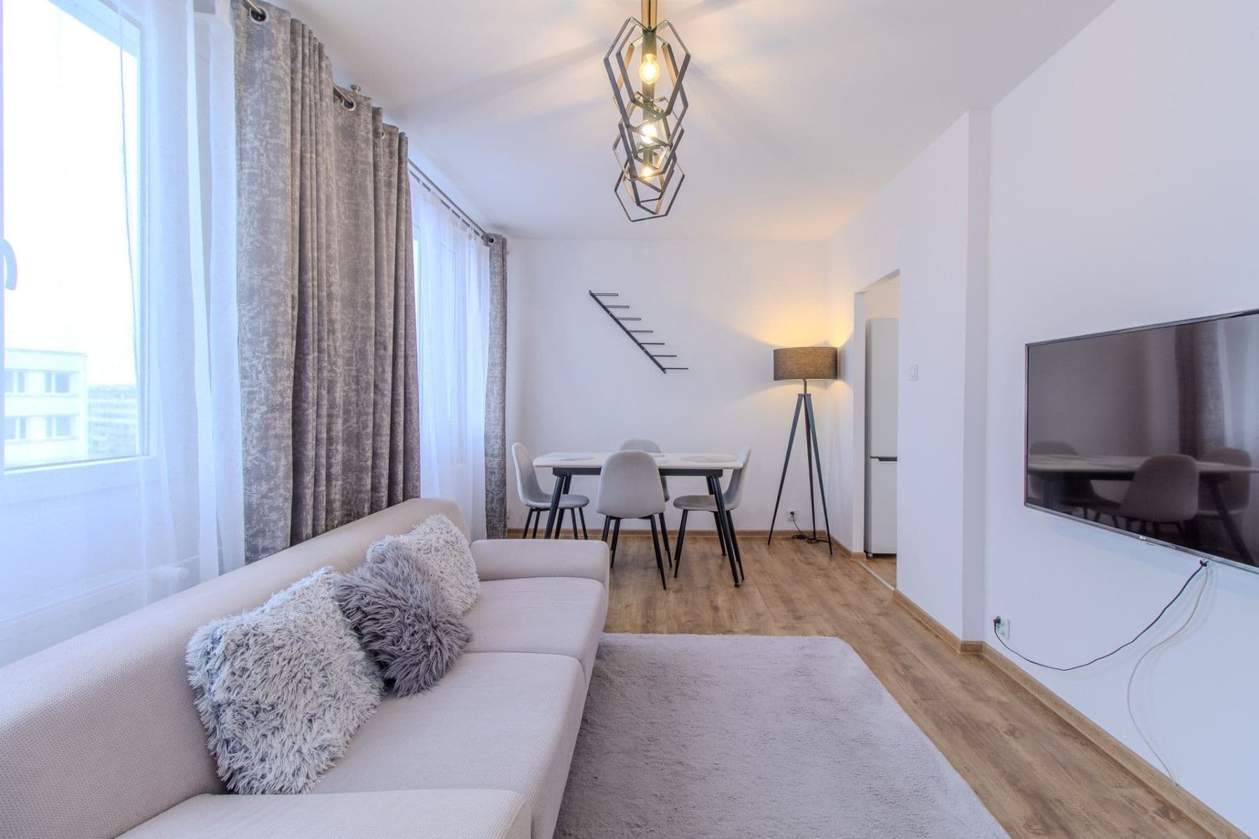 Prenájom bytu 2-izbový 55 m², Jablonecká, Praha, Praha Prenájom bytu 2-izbový 55 m², Jablonecká, Praha, Praha