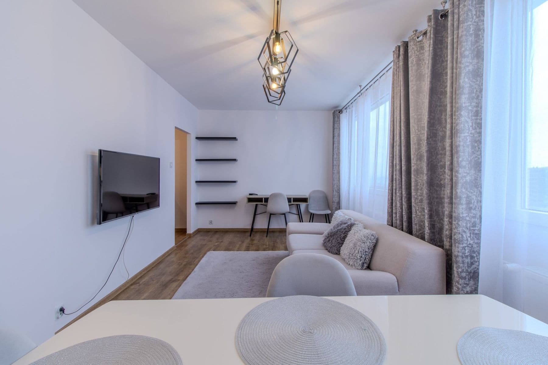 Prenájom bytu 2-izbový 55 m², Jablonecká, Praha, Praha Prenájom bytu 2-izbový 55 m², Jablonecká, Praha, Praha