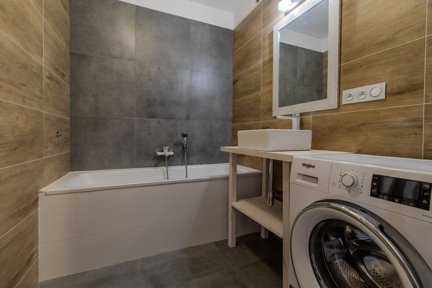 Prenájom bytu 2-izbový 55 m², Jablonecká, Praha, Praha Prenájom bytu 2-izbový 55 m², Jablonecká, Praha, Praha