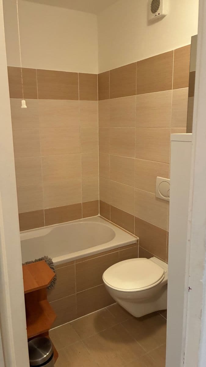 Prenájom bytu 1-izbový 19 m², Píseckého, Praha, Praha Prenájom bytu 1-izbový 19 m², Píseckého, Praha, Praha