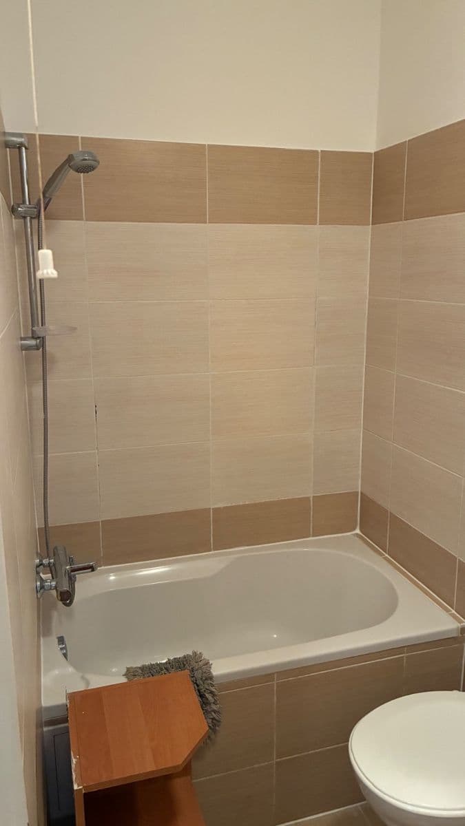 Prenájom bytu 1-izbový 19 m², Píseckého, Praha, Praha Prenájom bytu 1-izbový 19 m², Píseckého, Praha, Praha