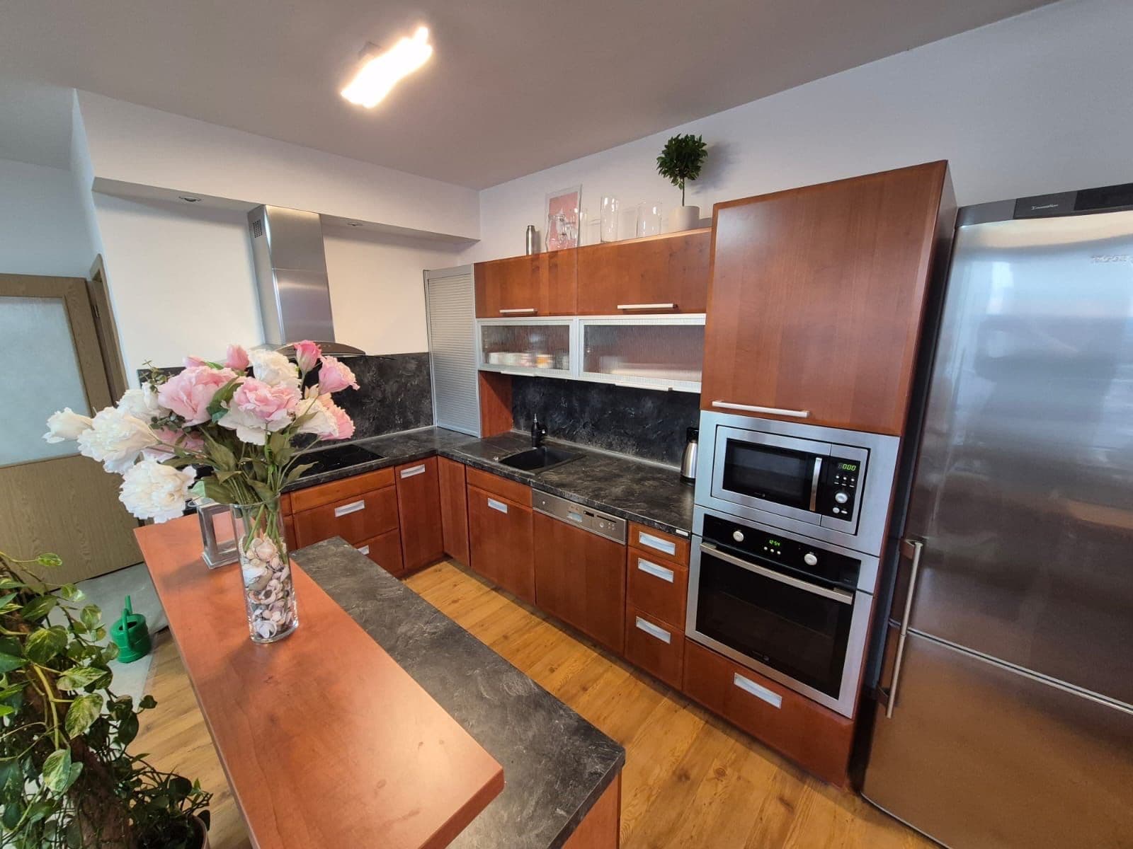 Prenájom bytu 4-izbový 118 m², Dusíkova, Brno, Jihomoravský kraj Prenájom bytu 4-izbový 118 m², Dusíkova, Brno, Jihomoravský kraj