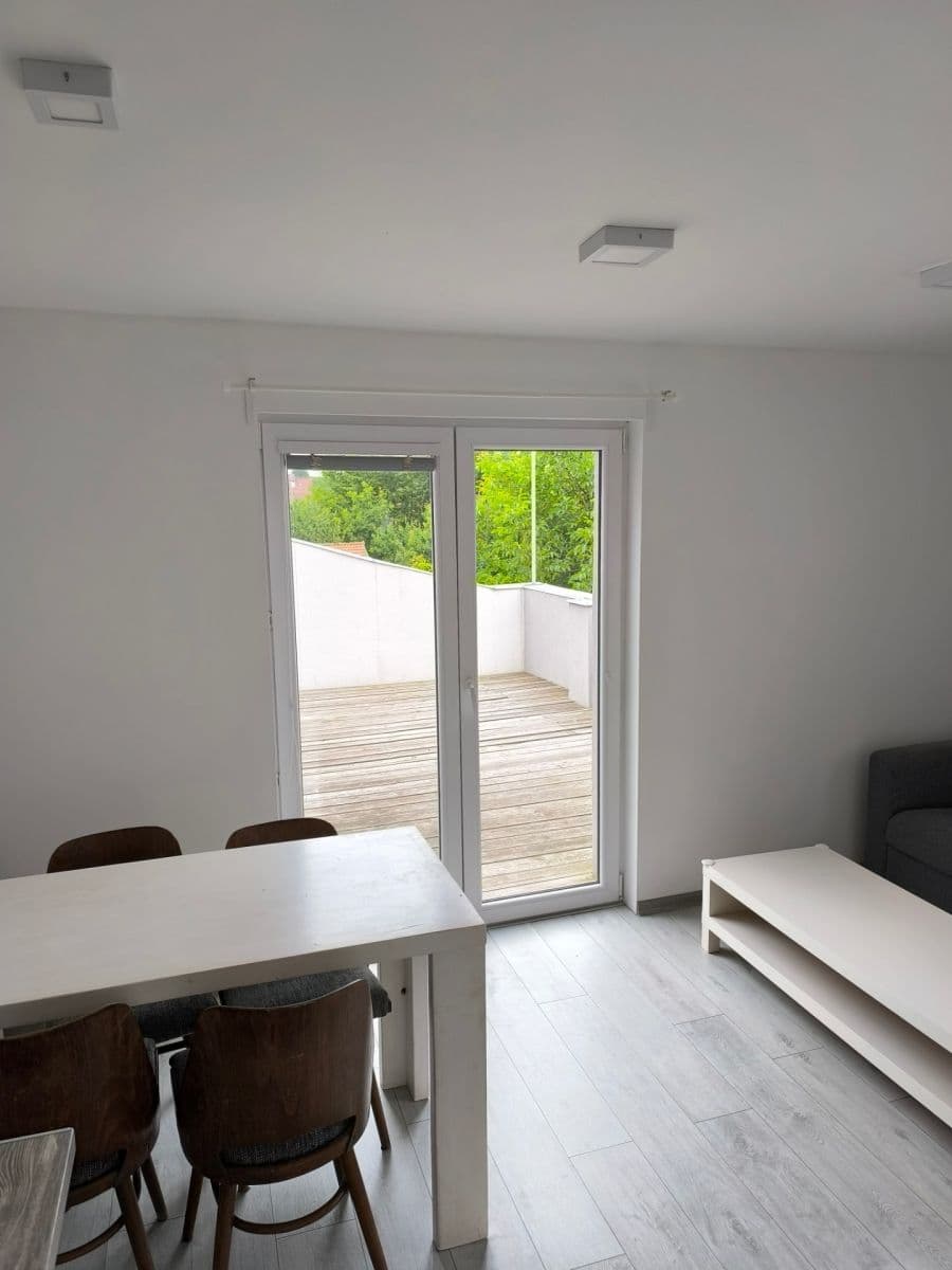 Prenájom bytu 2-izbový 54 m², Nádražní, Mutěnice, Jihomoravský kraj Prenájom bytu 2-izbový 54 m², Nádražní, Mutěnice, Jihomoravský kraj