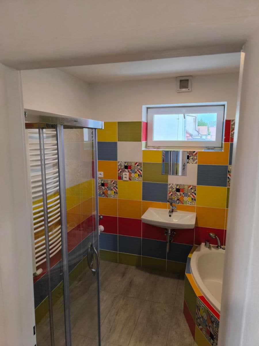 Prenájom bytu 2-izbový 54 m², Nádražní, Mutěnice, Jihomoravský kraj Prenájom bytu 2-izbový 54 m², Nádražní, Mutěnice, Jihomoravský kraj