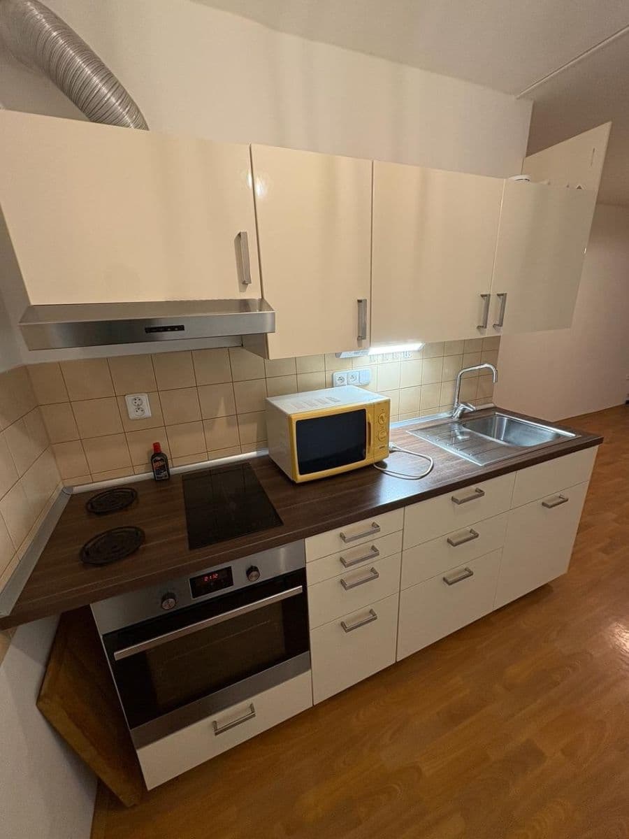 Prenájom bytu 2-izbový 39 m², Studentů, Kutná Hora, Středočeský kraj Prenájom bytu 2-izbový 39 m², Studentů, Kutná Hora, Středočeský kraj