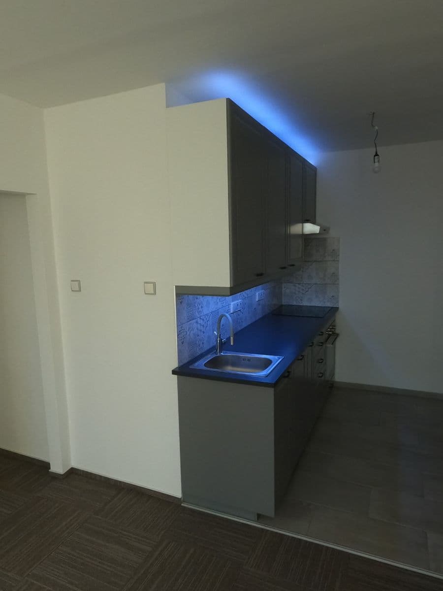 Predaj bytu 2-izbový 45 m², V Jezírkách, Praha, Praha Predaj bytu 2-izbový 45 m², V Jezírkách, Praha, Praha
