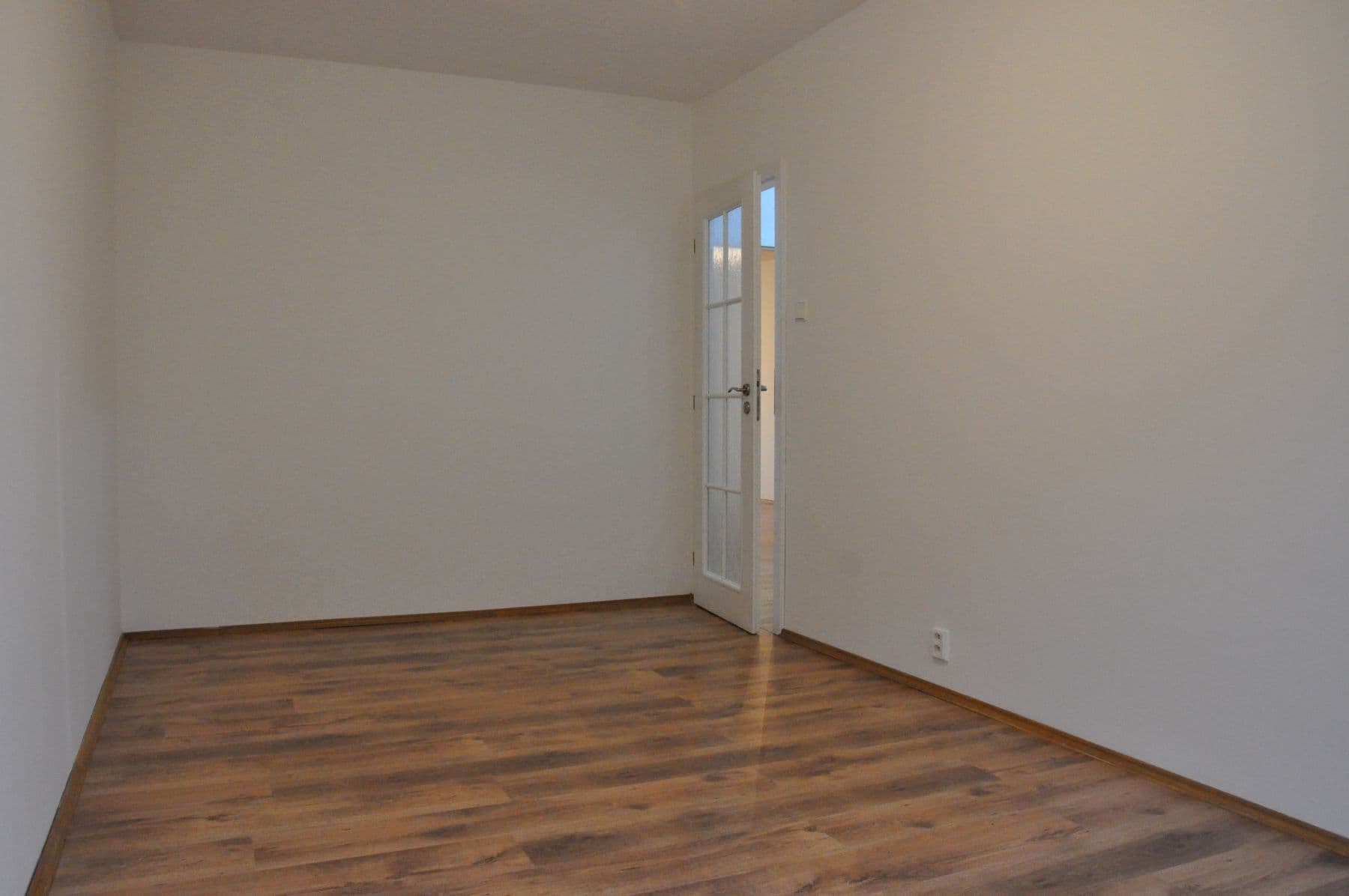 Prenájom bytu 4-izbový 74 m², Vavřenova, Praha, Praha Prenájom bytu 4-izbový 74 m², Vavřenova, Praha, Praha