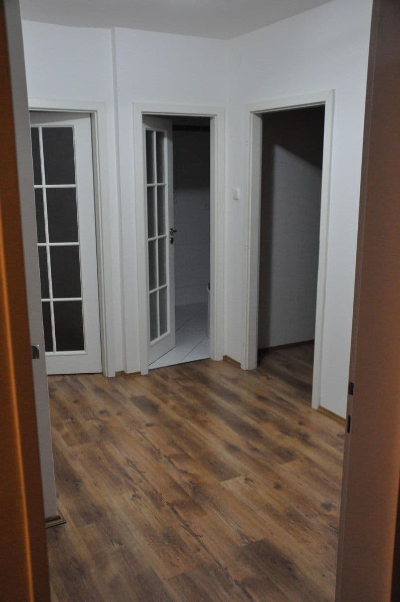 Prenájom bytu 4-izbový 74 m², Vavřenova, Praha, Praha Prenájom bytu 4-izbový 74 m², Vavřenova, Praha, Praha