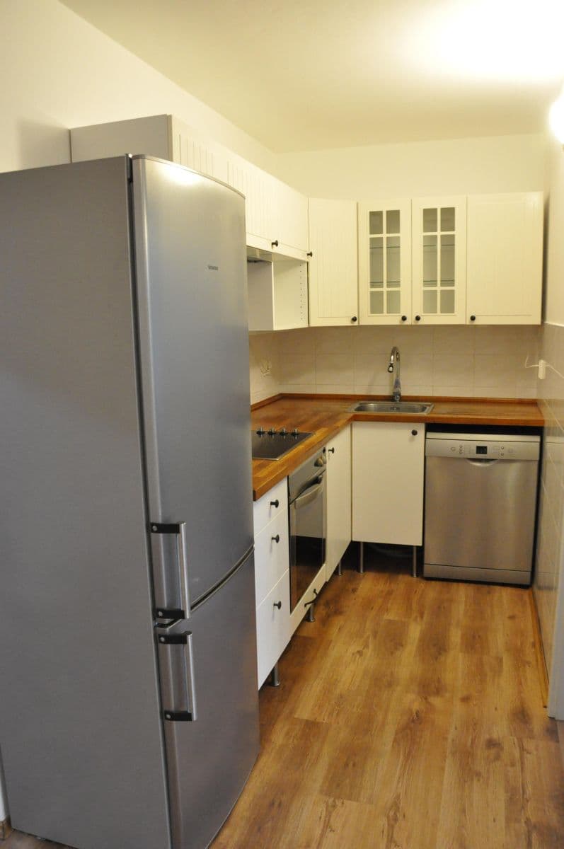 Prenájom bytu 4-izbový 74 m², Vavřenova, Praha, Praha Prenájom bytu 4-izbový 74 m², Vavřenova, Praha, Praha