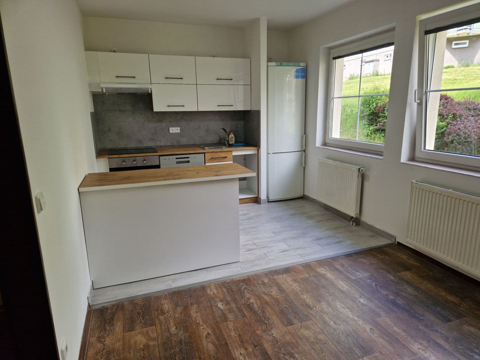 Prenájom bytu 2-izbový 64 m², Stradovská, Chlumec, Ústecký kraj Prenájom bytu 2-izbový 64 m², Stradovská, Chlumec, Ústecký kraj