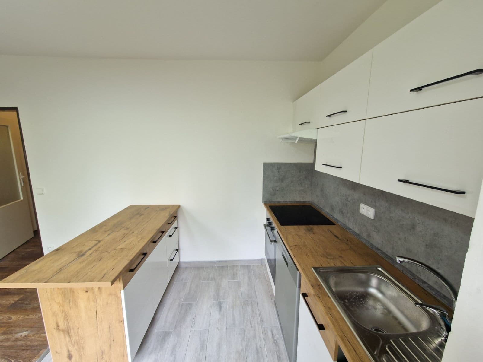 Prenájom bytu 2-izbový 64 m², Stradovská, Chlumec, Ústecký kraj Prenájom bytu 2-izbový 64 m², Stradovská, Chlumec, Ústecký kraj