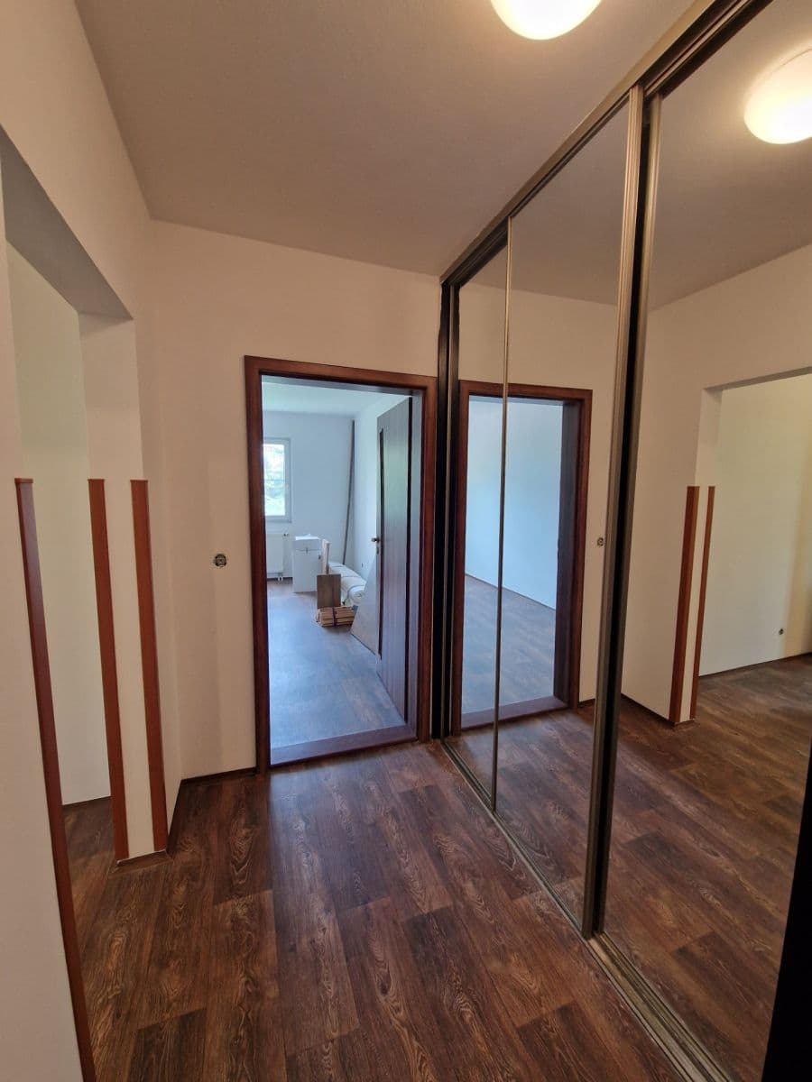 Prenájom bytu 2-izbový 64 m², Stradovská, Chlumec, Ústecký kraj Prenájom bytu 2-izbový 64 m², Stradovská, Chlumec, Ústecký kraj