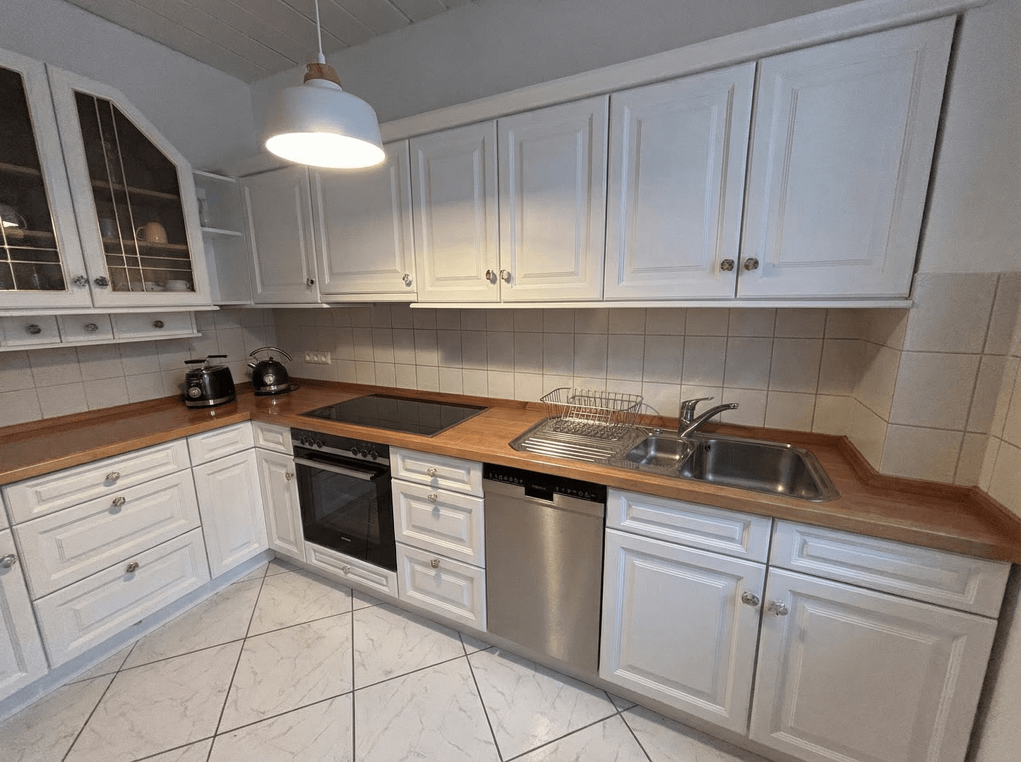 Prenájom bytu 100 m², Augsburg, Bavorsko Prenájom bytu 100 m², Augsburg, Bavorsko