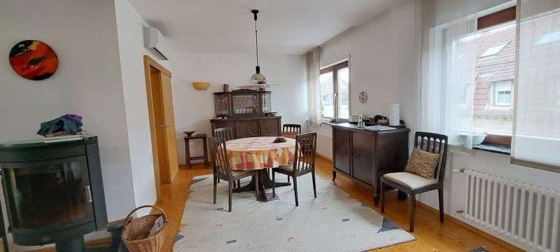 Prenájom bytu 4-izbový 128 m², Karlsruhe, Bádensko-Wurttembersko Prenájom bytu 4-izbový 128 m², Karlsruhe, Bádensko-Wurttembersko