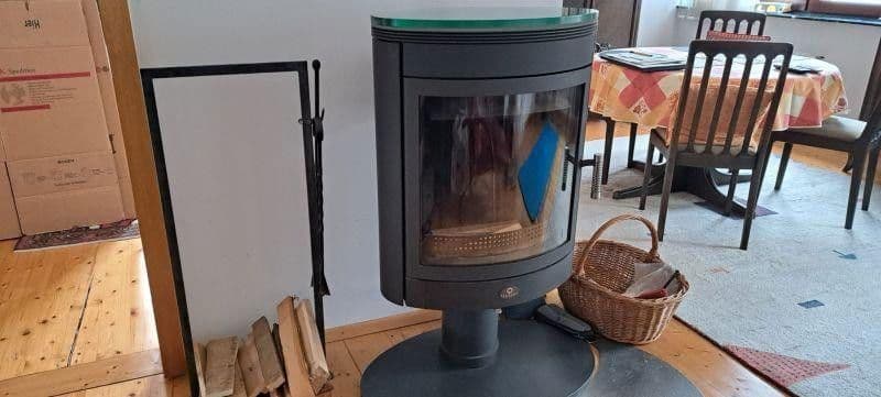 Prenájom bytu 4-izbový 128 m², Karlsruhe, Bádensko-Wurttembersko Prenájom bytu 4-izbový 128 m², Karlsruhe, Bádensko-Wurttembersko