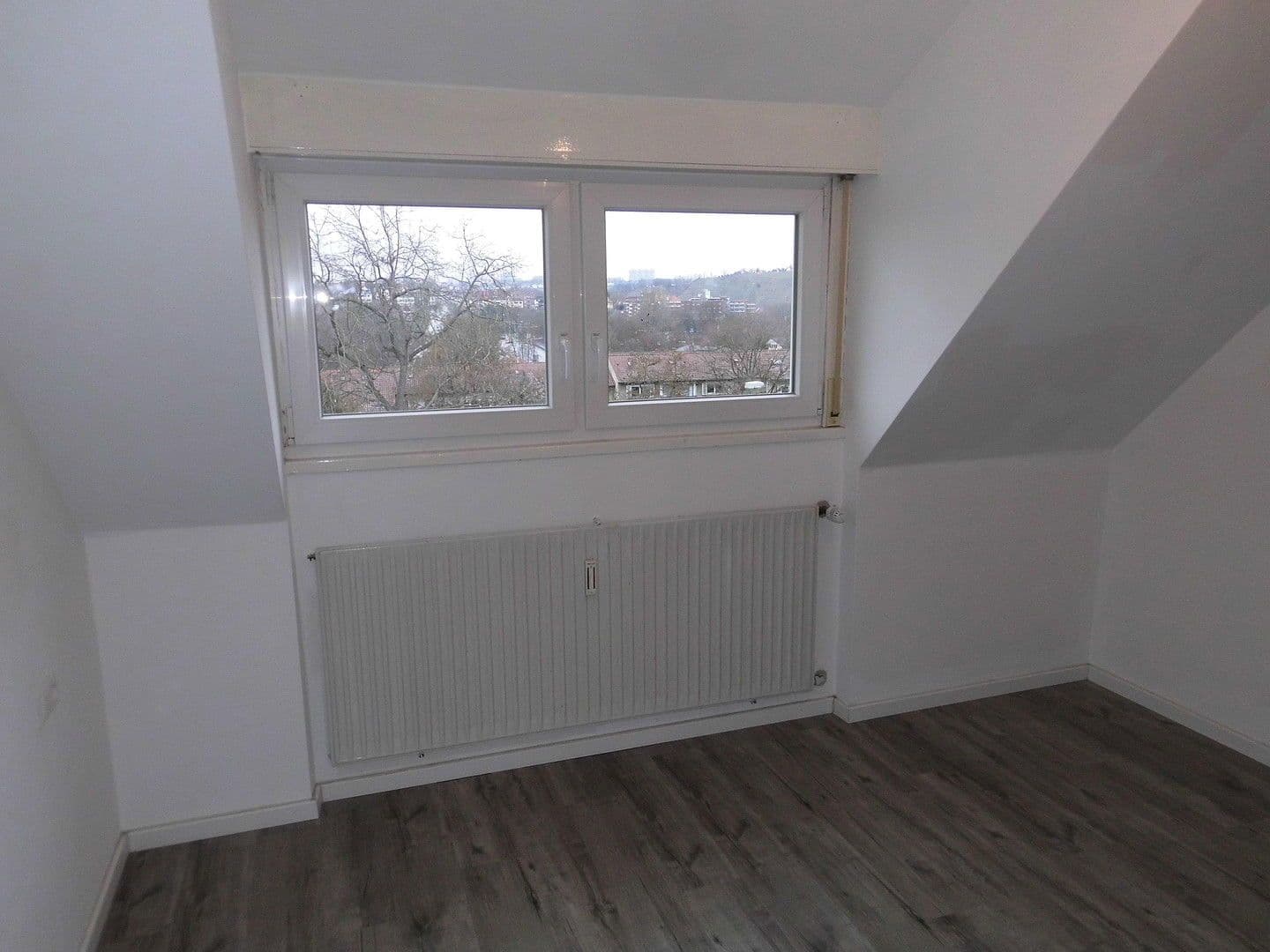 Prenájom bytu 2-izbový 50 m², Stuttgart, Bádensko-Wurttembersko Prenájom bytu 2-izbový 50 m², Stuttgart, Bádensko-Wurttembersko