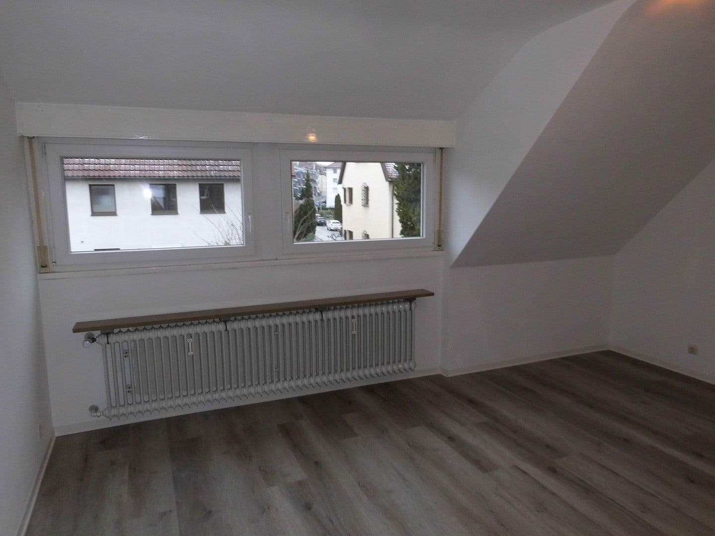 Prenájom bytu 2-izbový 50 m², Stuttgart, Bádensko-Wurttembersko Prenájom bytu 2-izbový 50 m², Stuttgart, Bádensko-Wurttembersko