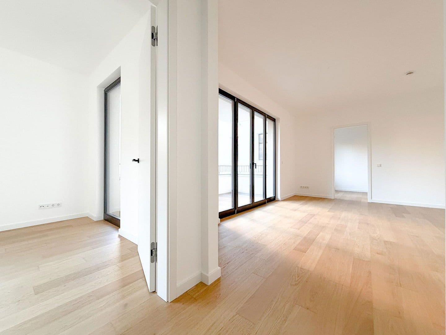 Predaj bytu 3-izbový 80 m², Berlin, Berlín Predaj bytu 3-izbový 80 m², Berlin, Berlín